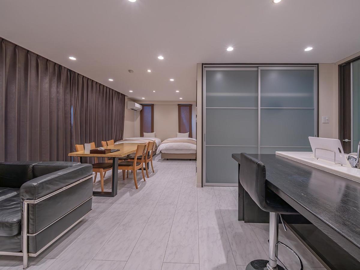 Residence Hotel Takayama Station Екстер'єр фото